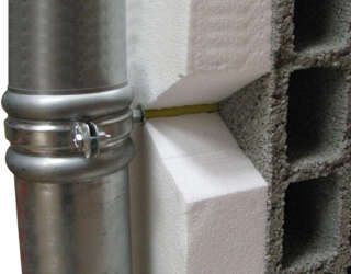 Collier de descente d'eaux pluviales en situation