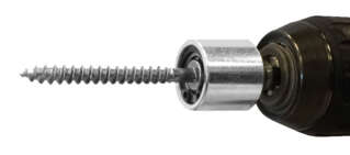 La patte à vis tient seule dans l'outil