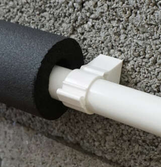 Bonne distance du mur pour le passage de l'isolant